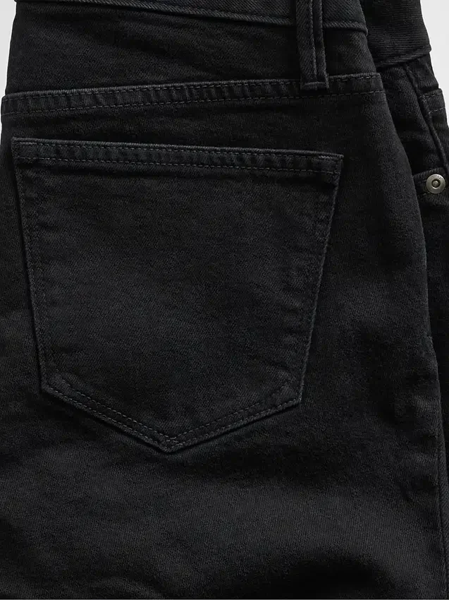 Jeans a vita bassa, lunghi e slim