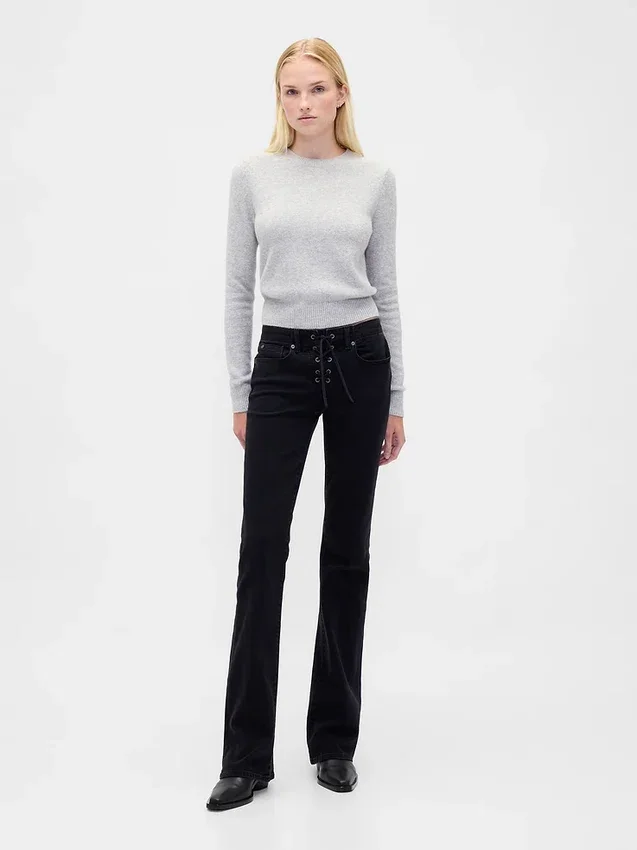 Jeans a vita bassa, lunghi e slim con lacci