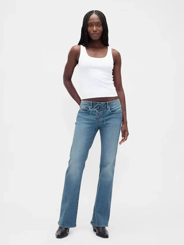 Jeans a vita bassa, lunghi e slim con lacci