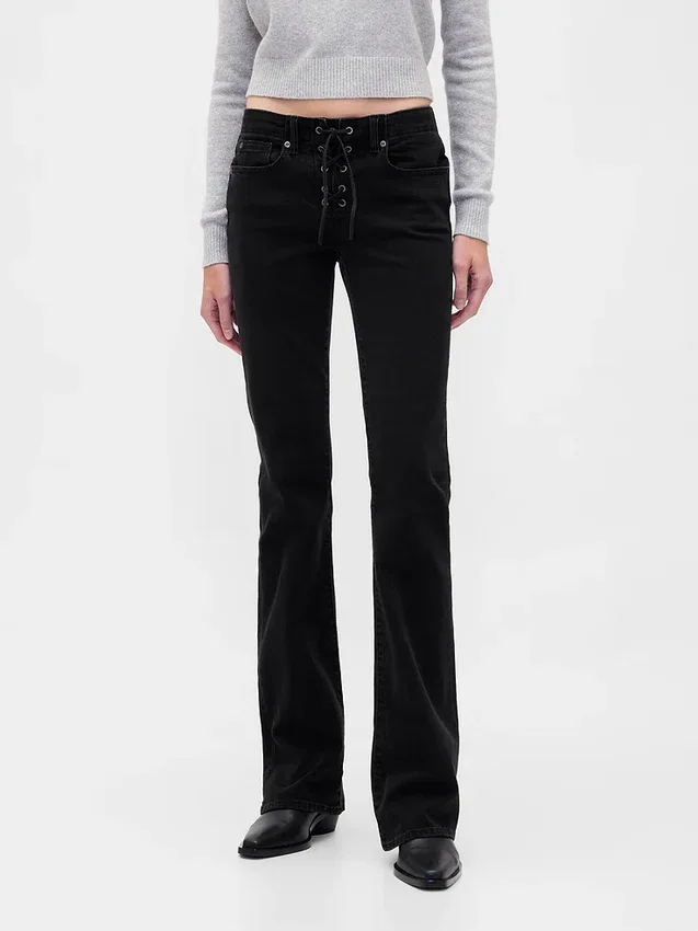 Jeans a vita bassa, lunghi e slim con lacci