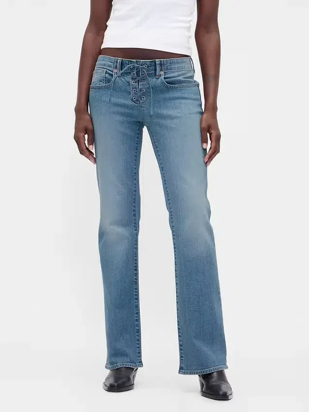 Jeans a vita bassa, lunghi e slim con lacci