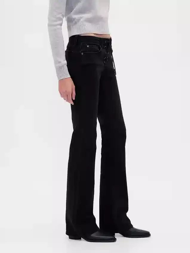 Jeans a vita bassa, lunghi e slim con lacci