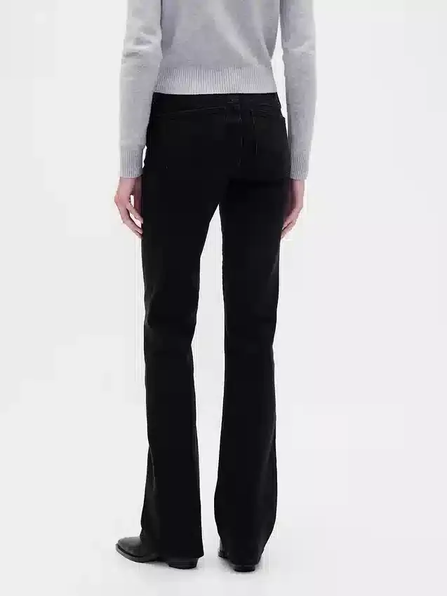 Jeans a vita bassa, lunghi e slim con lacci