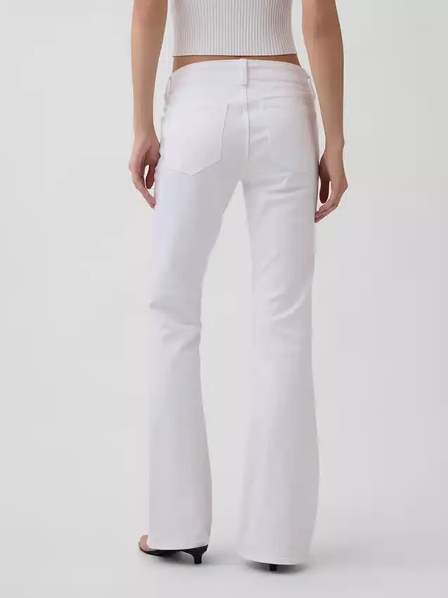 Jeans a vita bassa, lunghi e slim con lacci
