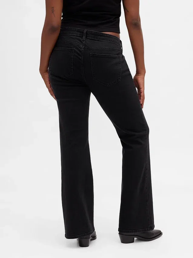 Jeans a vita bassa, lunghi e slim con lacci