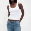 Jeans a vita bassa, lunghi e slim con lacci