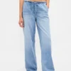 Jeans a vita bassa, morbidissimi, dal taglio ampio in stile anni ’90