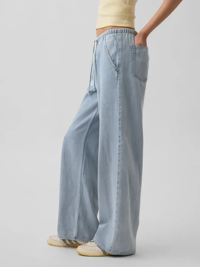 Jeans a vita bassa, morbidissimi, dal taglio ampio in stile anni ’90