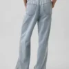 Jeans a vita bassa, morbidissimi, dal taglio ampio in stile anni ’90