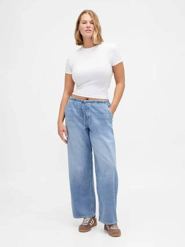 Jeans a vita bassa, morbidissimi, dal taglio ampio in stile anni ’90