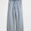 Jeans a vita bassa, morbidissimi, dal taglio ampio in stile anni ’90