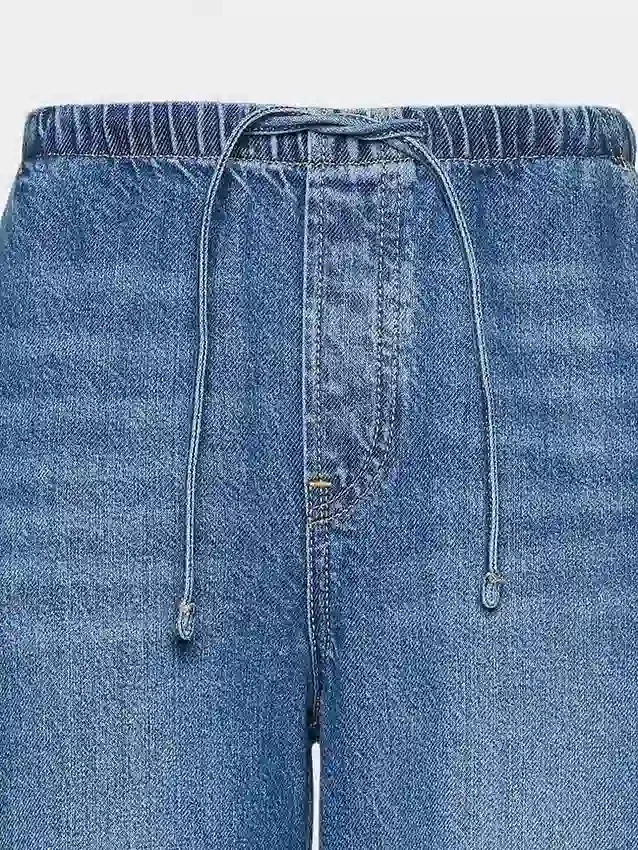 Jeans a vita bassa, morbidissimi, dal taglio ampio in stile anni ’90