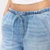 Jeans a vita bassa, morbidissimi, dal taglio ampio in stile anni ’90