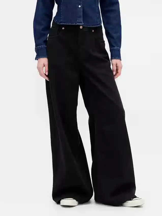 Jeans a vita bassa, morbidissimi ed extra larghi