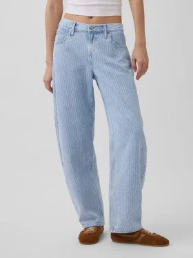Jeans a vita bassa ultrasoft dal taglio a barilotto