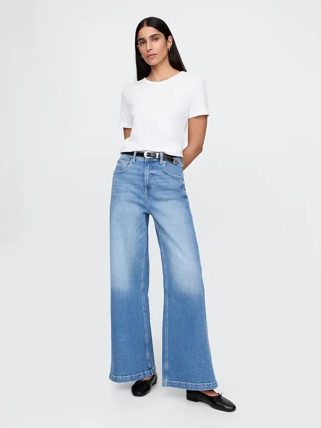 Jeans a vita extra alta e gamba larga