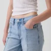 Jeans a vita media, con cuciture, dal taglio dritto e morbido