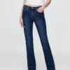 Jeans a vita media con fondo a zampa corta