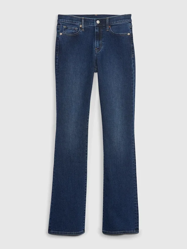 Jeans a vita media con fondo a zampa corta