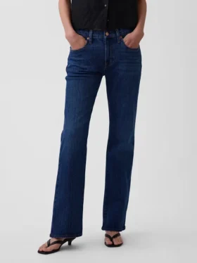 Jeans a vita media dal taglio rilassato con gamba a zampa