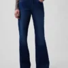 Jeans a vita media dal taglio svasato e morbido