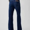 Jeans a vita media dal taglio svasato e morbido