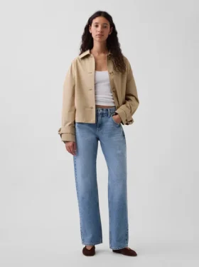 Jeans a vita media, dritti e affusolati