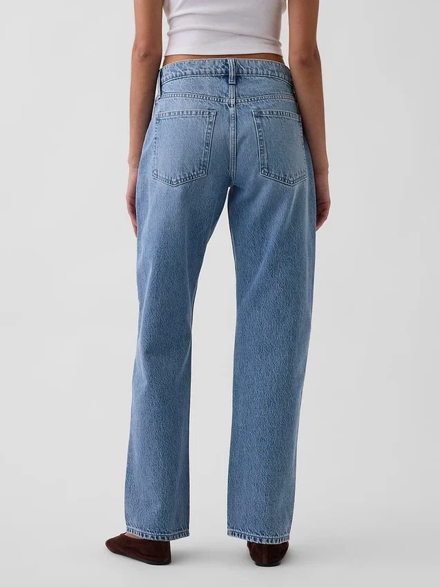 Jeans a vita media, dritti e affusolati