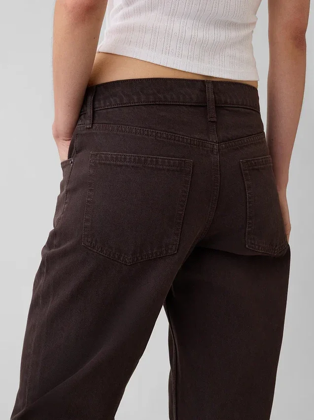Jeans a vita media, dritti e affusolati