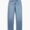 Jeans a vita media, dritti e affusolati