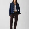 Jeans a vita media, dritti e affusolati