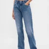 Jeans a vita media, rigidi, dal taglio dritto e morbido