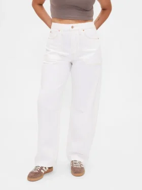 Jeans a zampa alta per taglie curvy