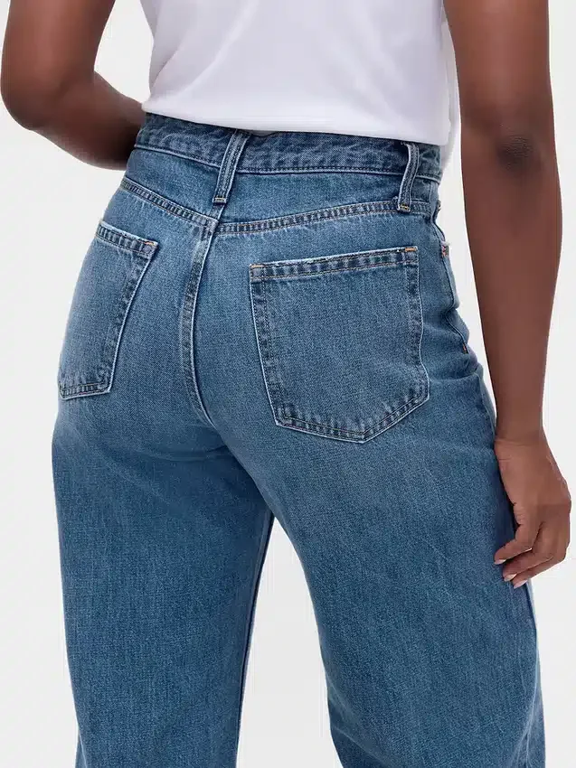 Jeans a zampa alta per taglie curvy