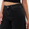 Jeans a zampa alta per taglie curvy