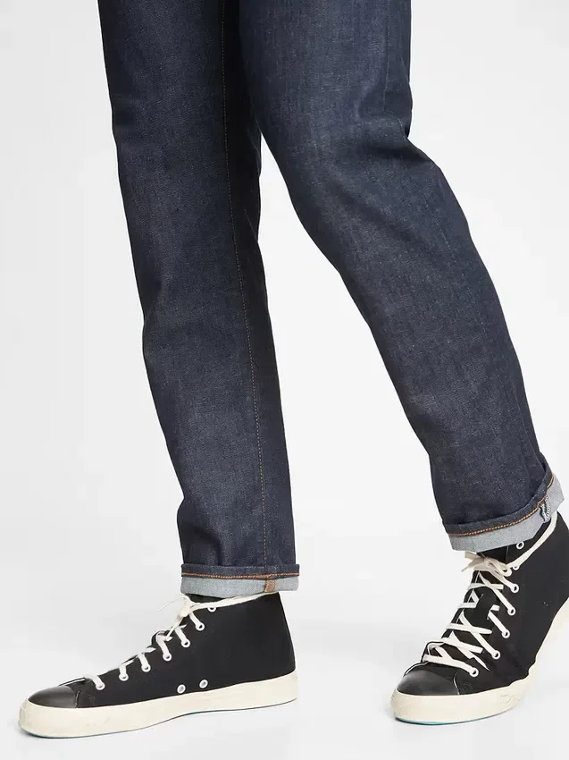 Jeans atletici affusolati