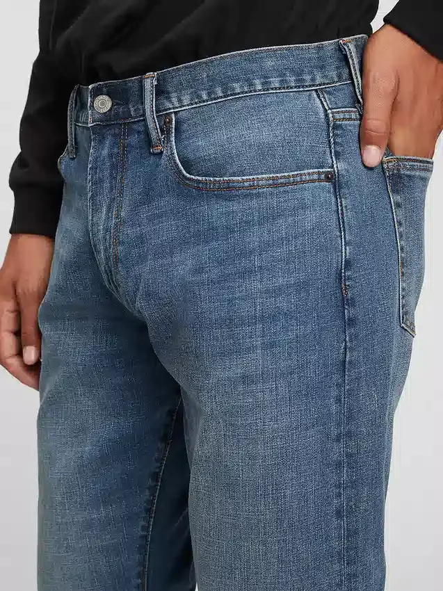 Jeans atletici affusolati