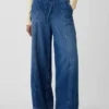 Jeans baggy a vita media, morbidissimi e con cuciture semplici
