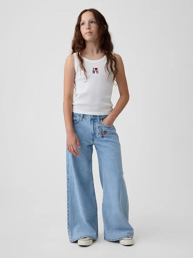 Jeans baggy da bambino a vita bassa con ricamo “I Heart NY”