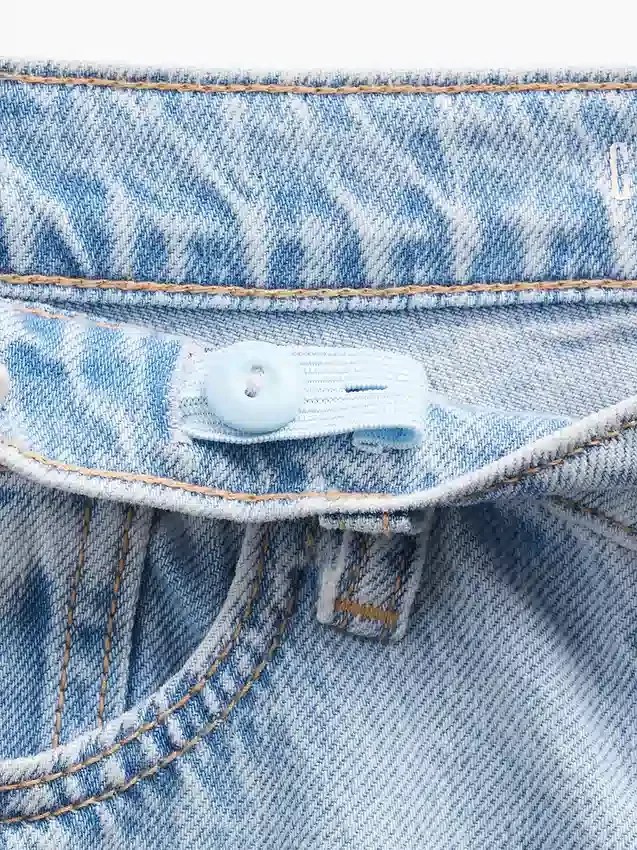 Jeans baggy da bambino a vita bassa con ricamo “I Heart NY”