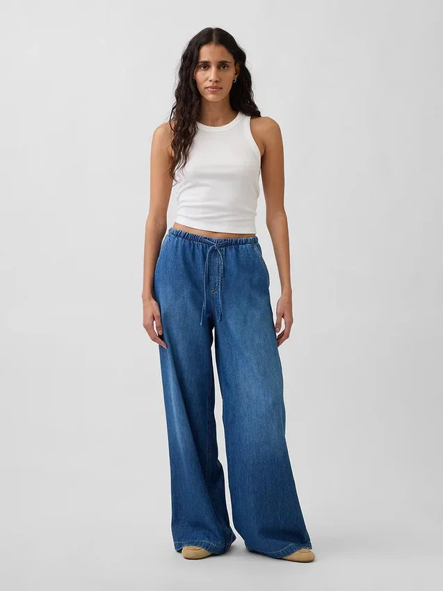Jeans baggy morbidi a vita media