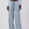 Jeans baggy morbidi a vita media