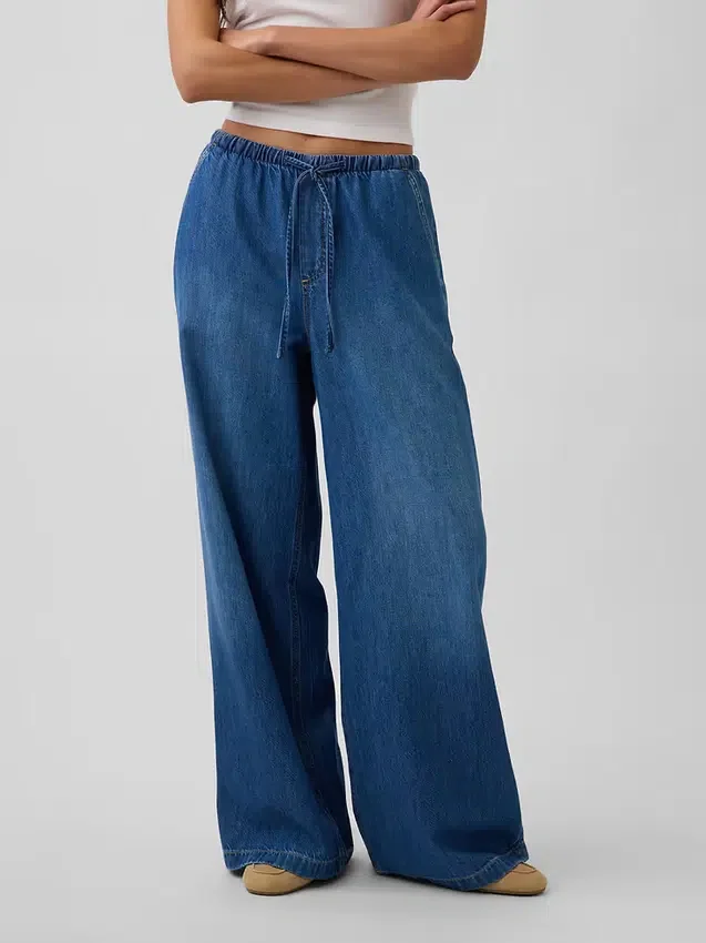 Jeans baggy morbidi a vita media