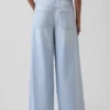 Jeans baggy morbidi a vita media
