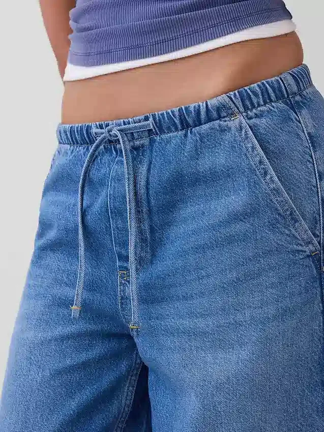 Jeans baggy morbidi a vita media
