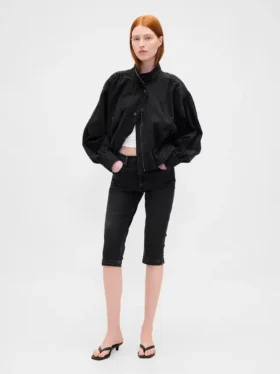 Jeans capri a vita alta e taglio corto