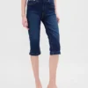 Jeans capri a vita alta e taglio corto