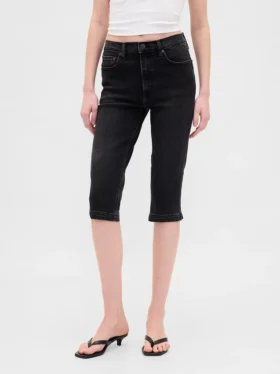 Jeans capri a vita alta e taglio corto
