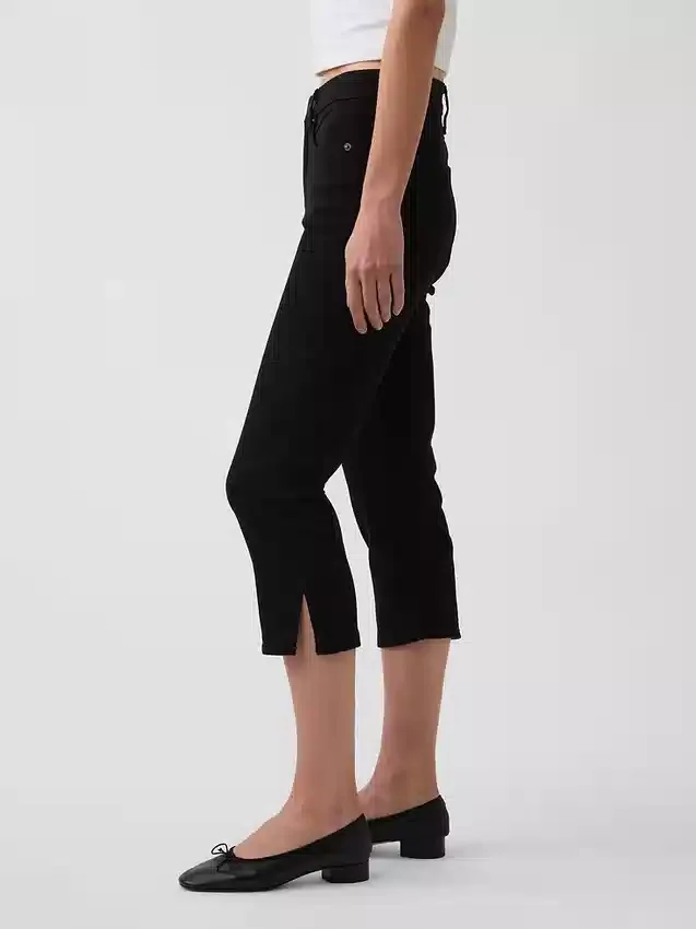 Jeans capri a vita alta e taglio corto