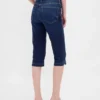 Jeans capri a vita alta e taglio corto